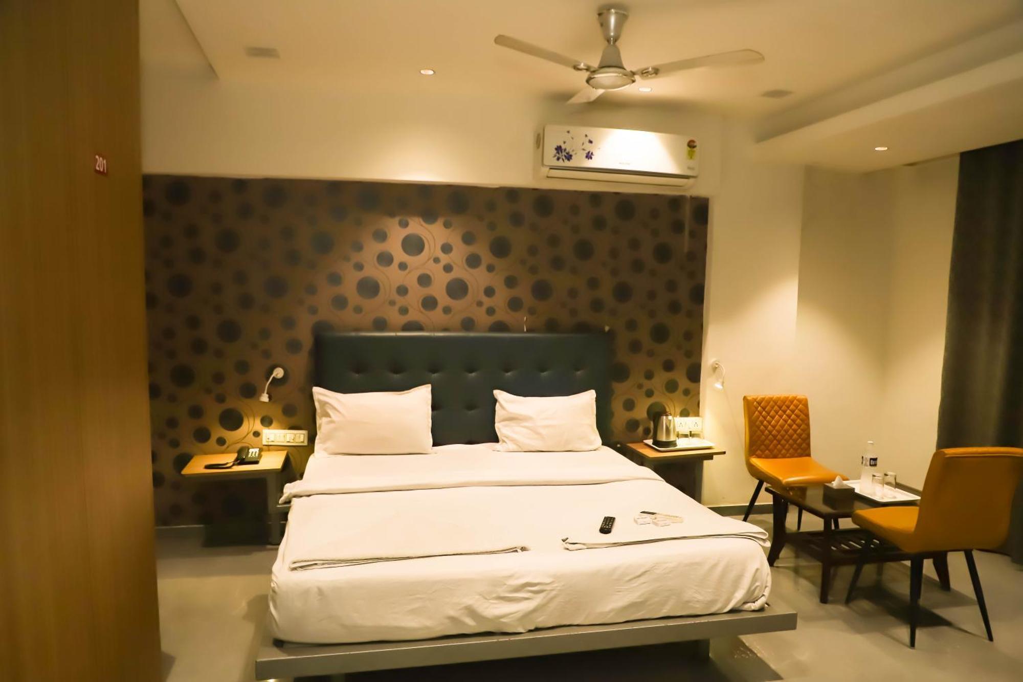 Hotel Arc Palace Bhiwandi Екстериор снимка