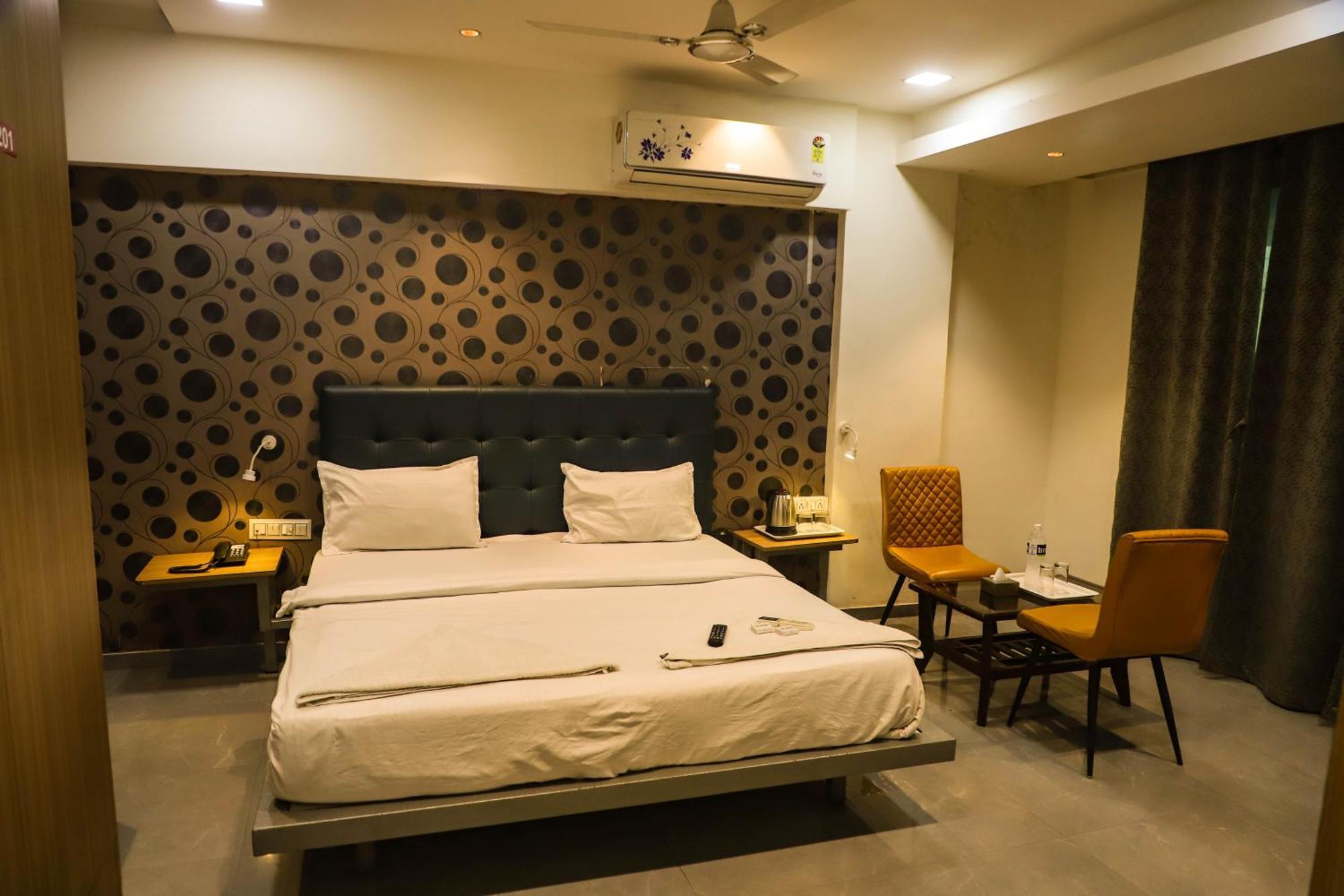 Hotel Arc Palace Bhiwandi Екстериор снимка