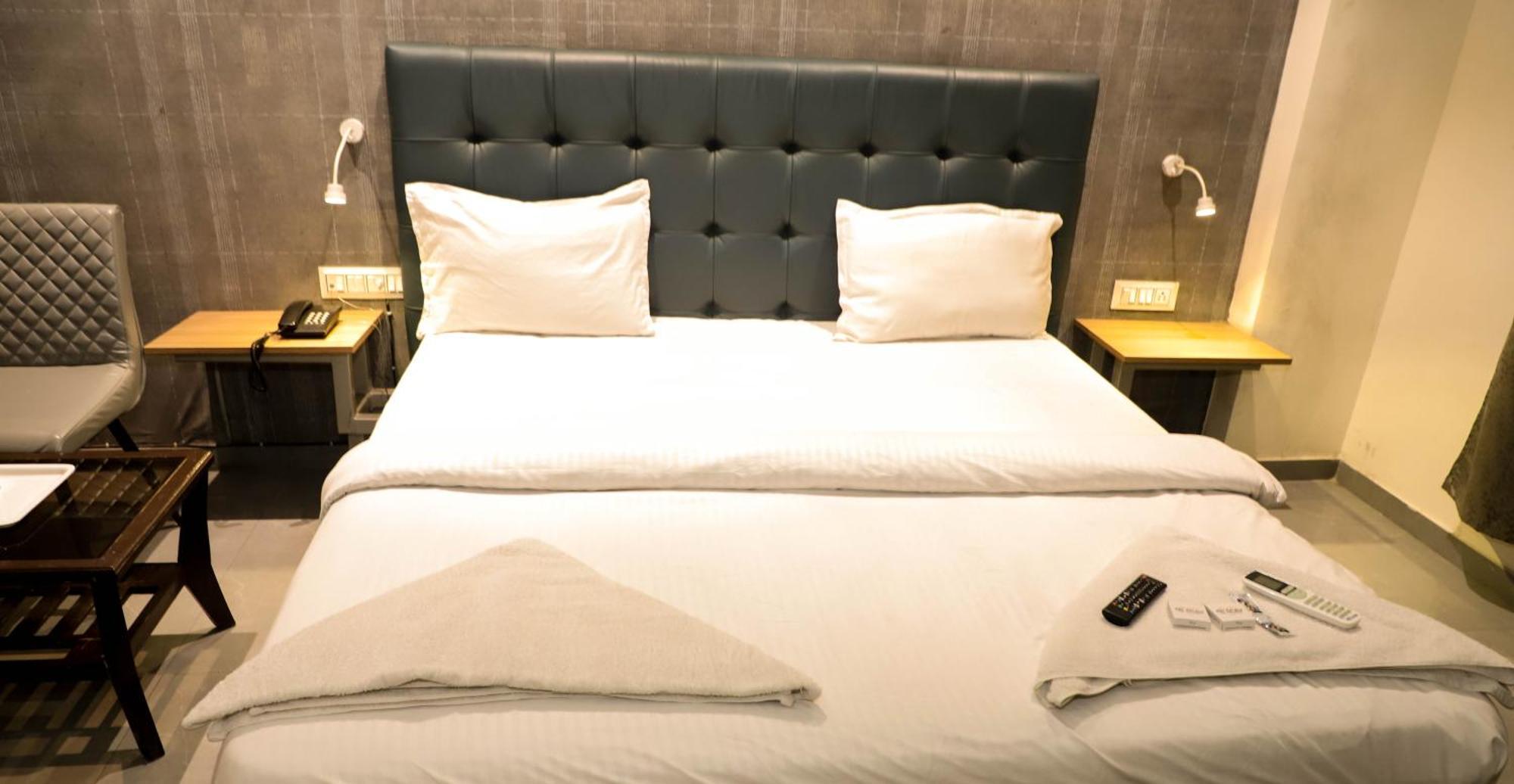 Hotel Arc Palace Bhiwandi Екстериор снимка