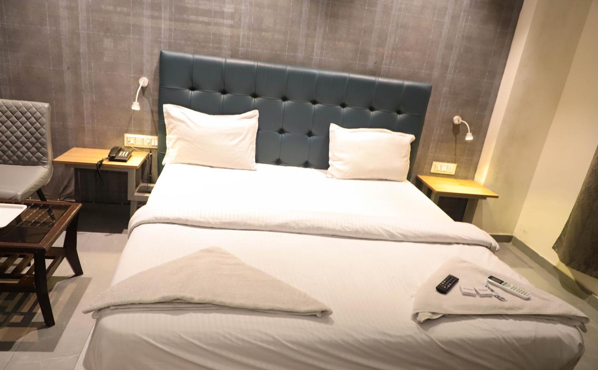 Hotel Arc Palace Bhiwandi Екстериор снимка