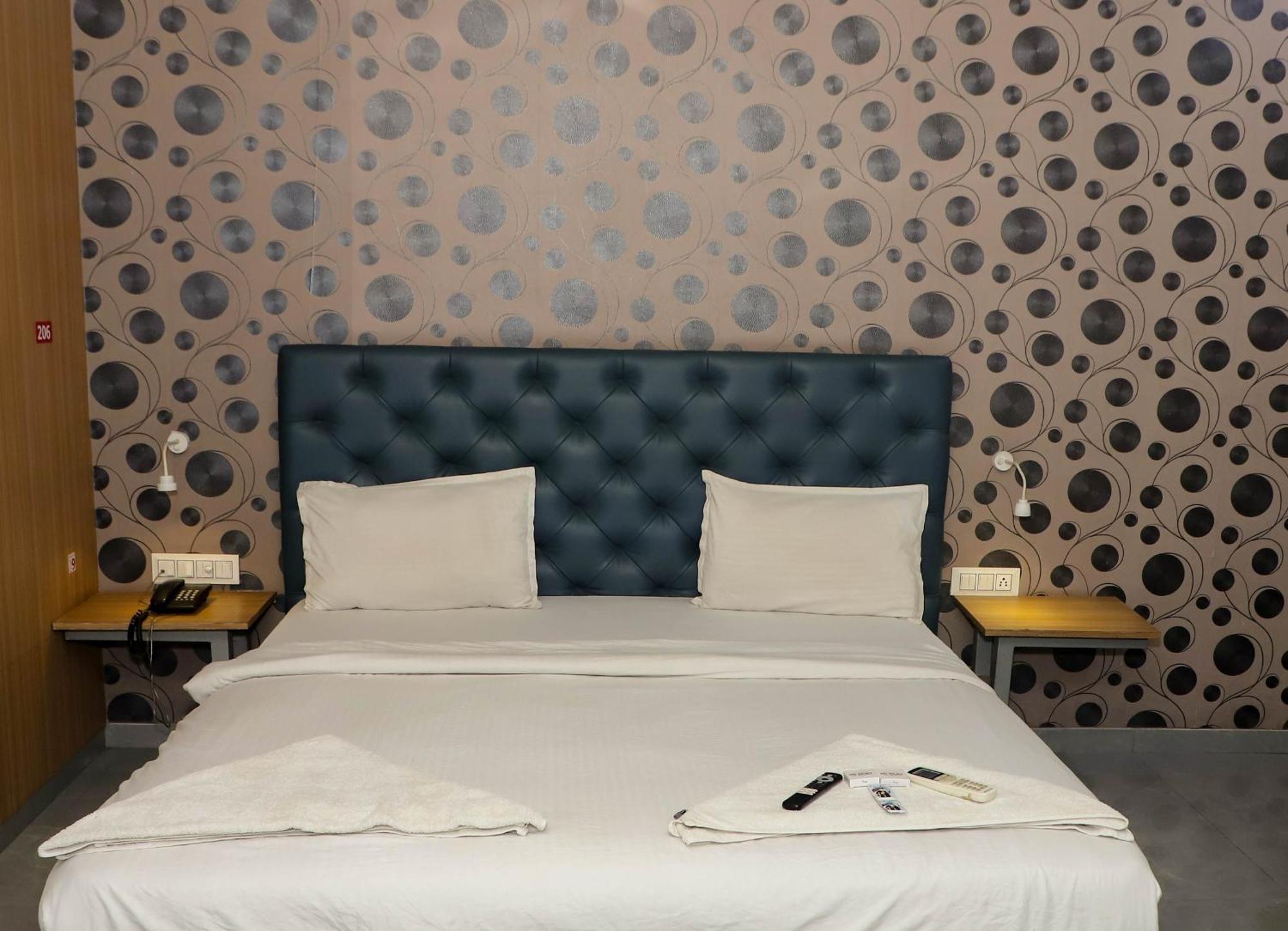 Hotel Arc Palace Bhiwandi Екстериор снимка